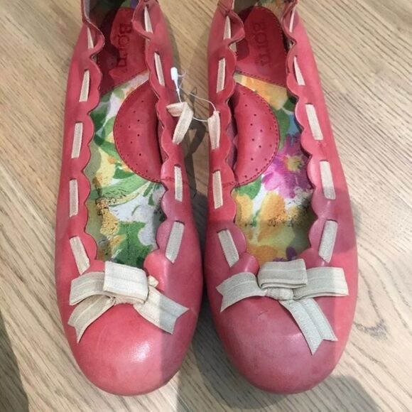 Born Concept Women's 9 Ballet Flats Pink With Gold Now Accent. - Picture 2 of 5